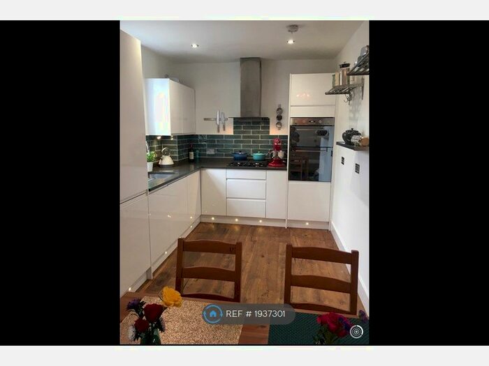 3 Bedroom Flat To Rent In Rushcroft Rd, Brixton, SW2