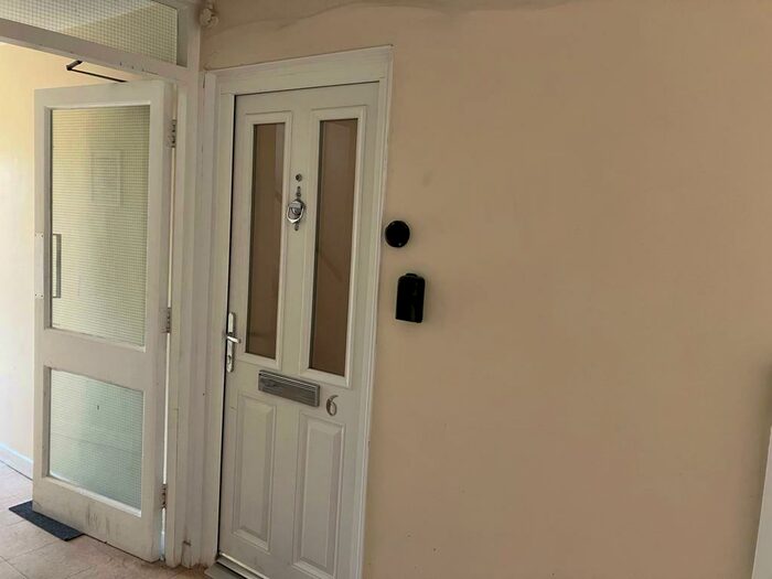 2 Bedroom Flat To Rent In Chilvers Court, Dugdale Street, CV11