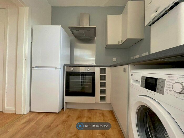 2 Bedroom Flat To Rent In School Terrace, Coalsnaughton, Tillicoultry, FK13