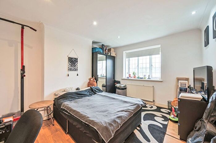 4 Bedroom Flat To Rent In Lyttelton Road, Hampstead Garden Suburb, London, N2