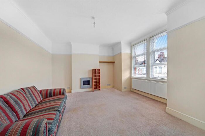 2 Bedroom Flat For Sale In Ivy Road, Cricklewood, London, NW2