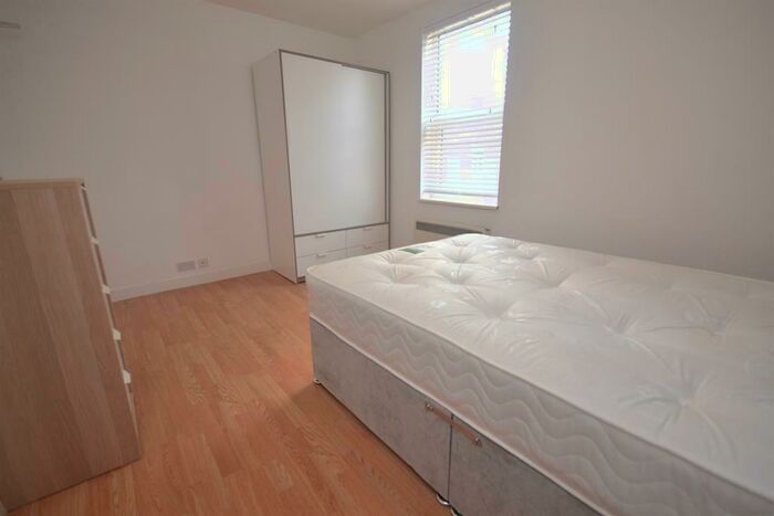 Studio To Rent In Charles Street, Reading, Berkshire, RG1