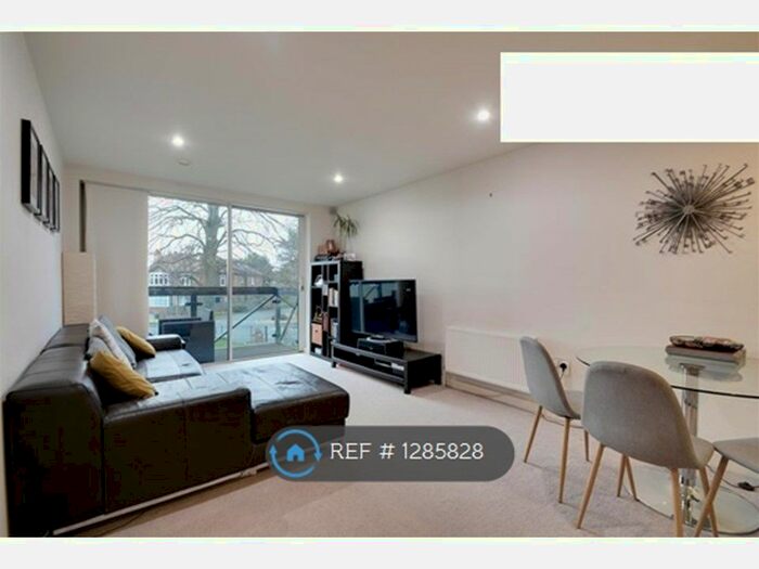 2 Bedroom Flat To Rent In Keylands House, Isleworth, Middlesex TW7