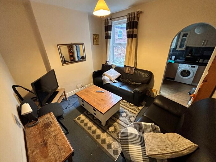 4 Bedroom Terraced House To Rent In Albert Grove, Nottingham, NG7