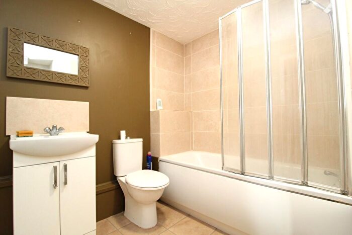 1 Bedroom Flat To Rent In Kings Chase, CM14