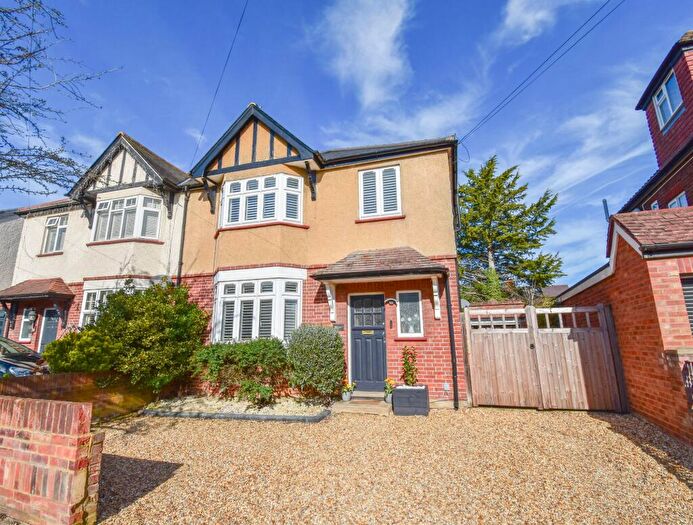 3 Bedroom Semi Detached House For Sale In Rosamond Road, Bedford, MK40