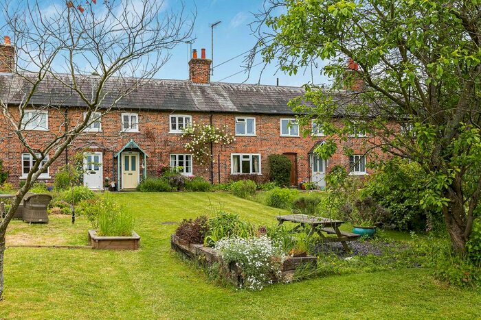 3 Bedroom Cottage For Sale In Stocks Road, Aldbury, Tring, HP23