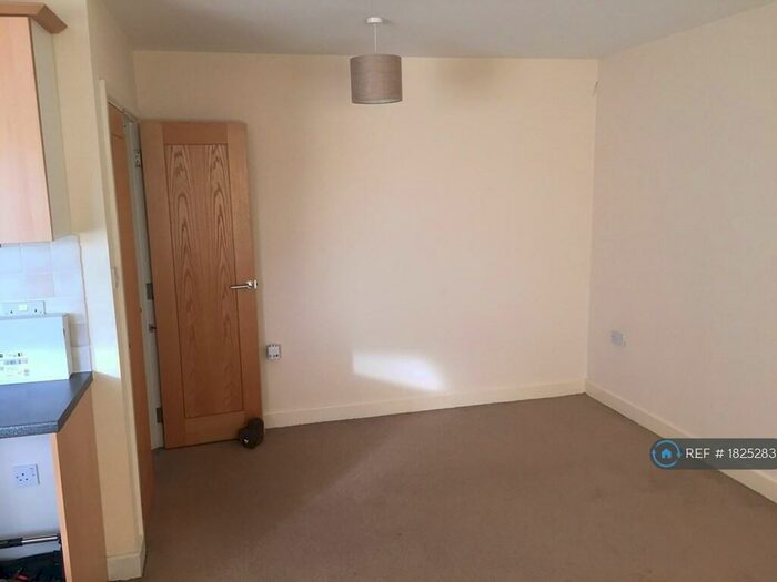 2 Bedroom Flat To Rent In Beevor Court, Sapley, Huntingdon, PE28