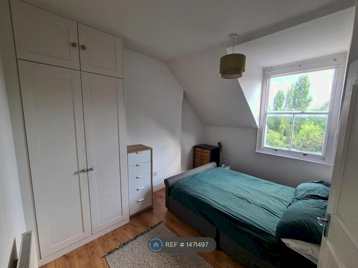 1 Bedroom Flat To Rent In Adelaide Avenue, London, SE4