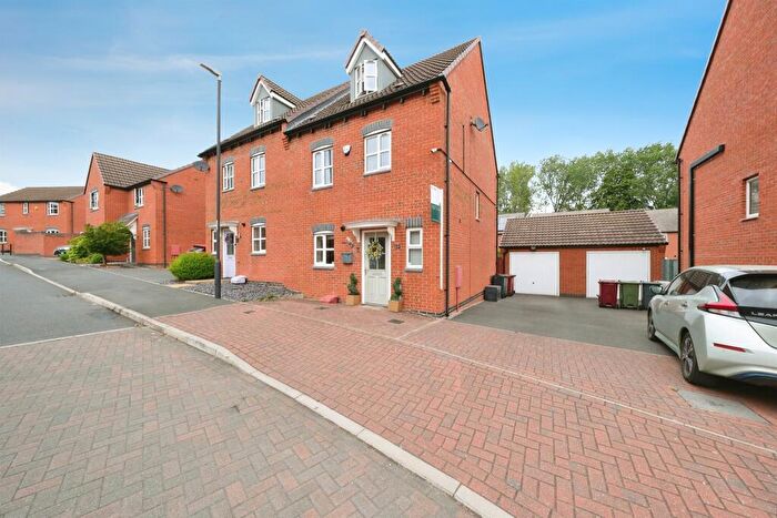 4 Bedroom Semi-Detached House For Sale In Burton Street, Wingerworth, Chesterfield, S42