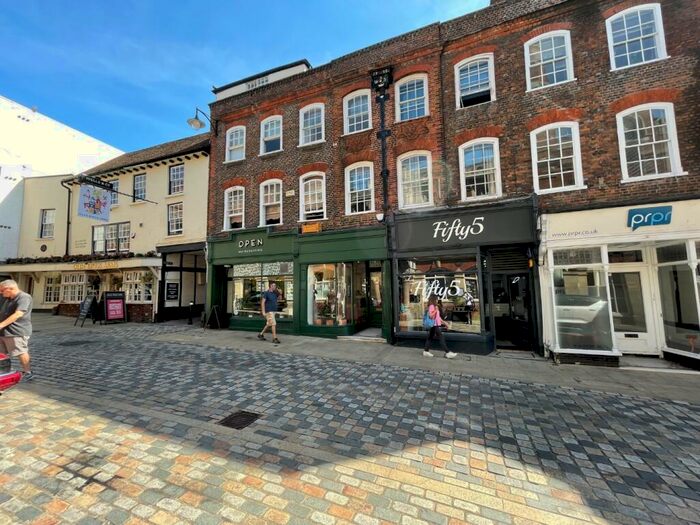 1 Bedroom Flat To Rent In High Street, Hemel Hempstead, Hertfordshire, HP1