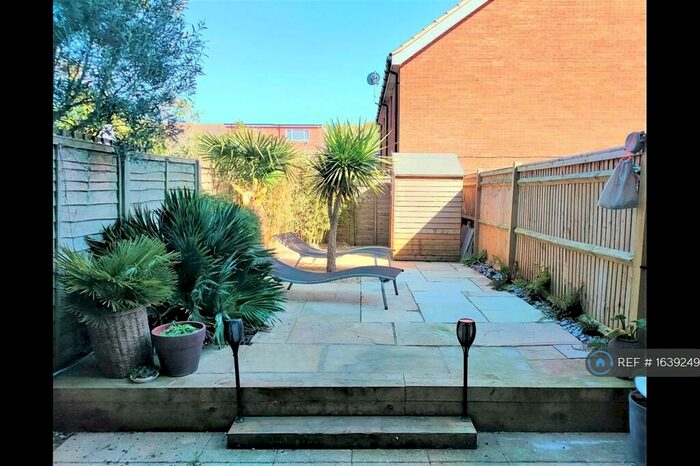 4 Bedroom Terraced House To Rent In Westview Close, Peacehaven, BN10