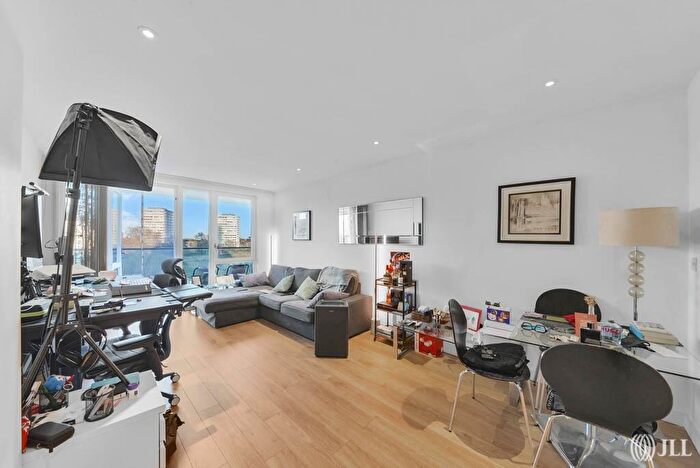 1 Bedroom Apartment For Sale In Rivulet Apartments, Devan Grove, N4