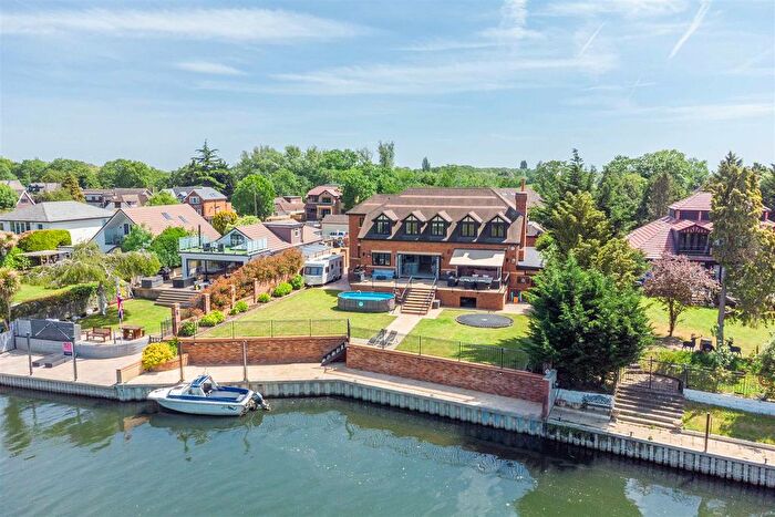 5 Bedroom Property For Sale In The Avenue, Wraysbury, Staines-Upon-Thames, TW19