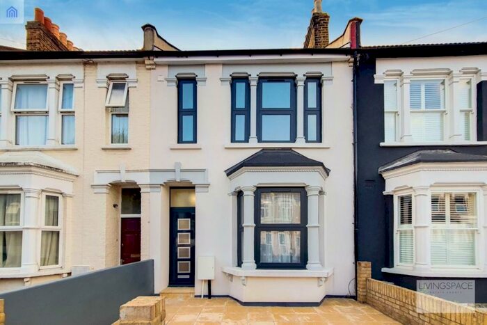 5 Bedroom Terraced House To Rent In Glenwood Road, Haringey, N15