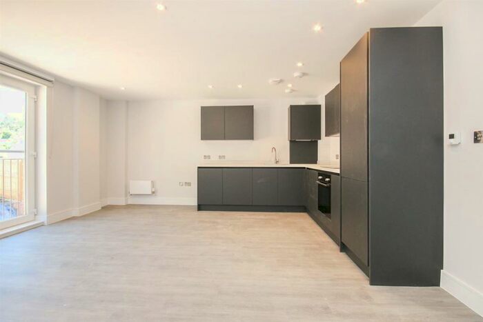 3 Bedroom Apartment To Rent In Holden Road, N12