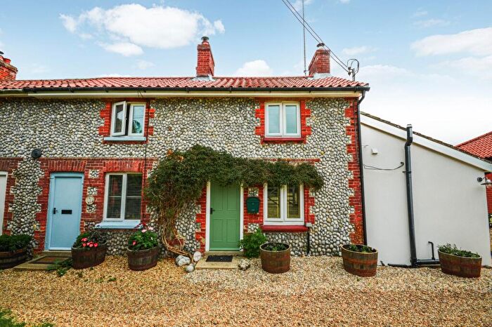 2 Bedroom Semi-Detached House To Rent In The Loke, East Beckham, NR11