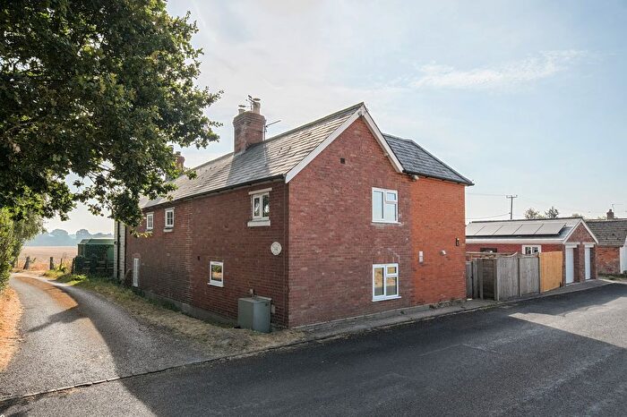 2 Bedroom Semi Detached House For Sale In Broad Street, Beechingstoke, SN9