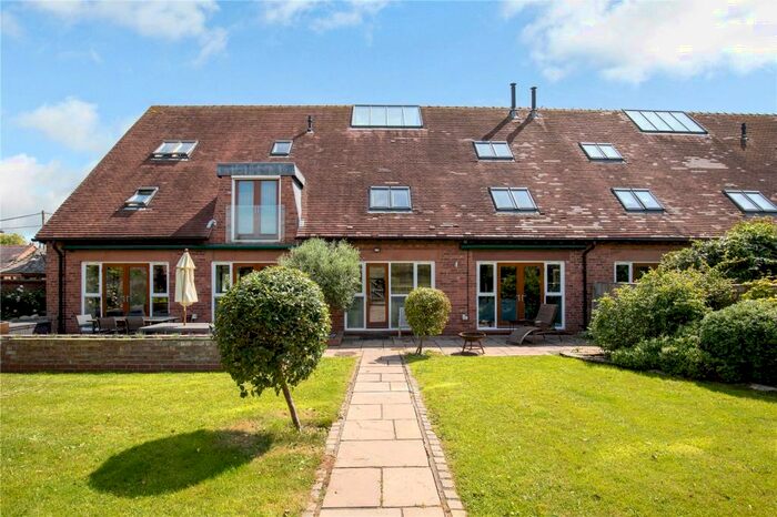 6 Bedroom Semi-Detached House To Rent In Yew Tree Court, The Green, Poulton, Chester, CH4