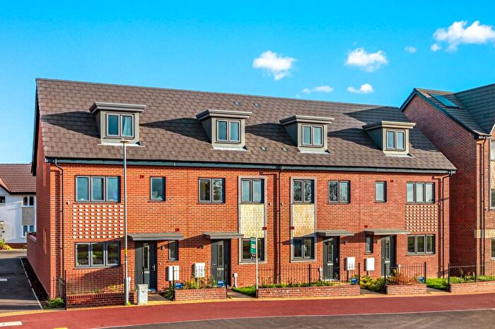 3 Bedroom Terraced House To Rent In Barrosa Way, Whitehouse, MK8