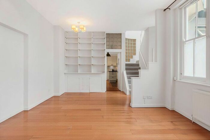 2 Bedroom Flat To Rent In Courtfield Mews, South Kensington, London, SW5