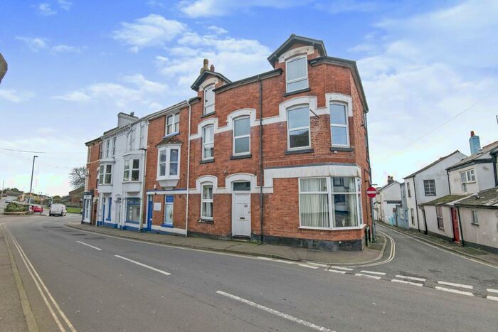 4 Bedroom End Of Terrace House For Sale In Iddesleigh Terrace, Dawlish, Devon, EX7