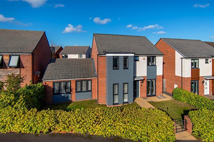 4 Bedroom Detached House For Sale In Saltwick Avenue, Greenside, Great Park, NE13