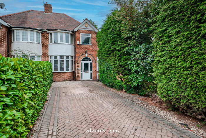 3 Bedroom Semi-Detached House For Sale In Hobs Moat Road, Solihull, B92