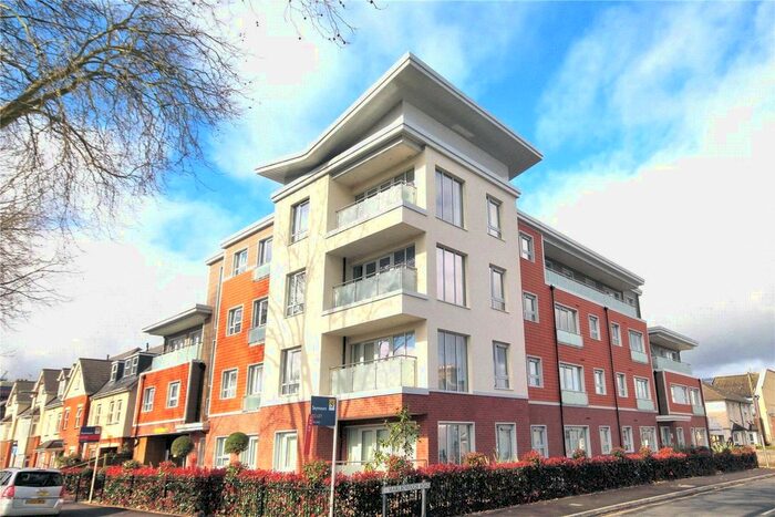 2 Bedroom Flat For Sale In Woking, Surrey, GU21