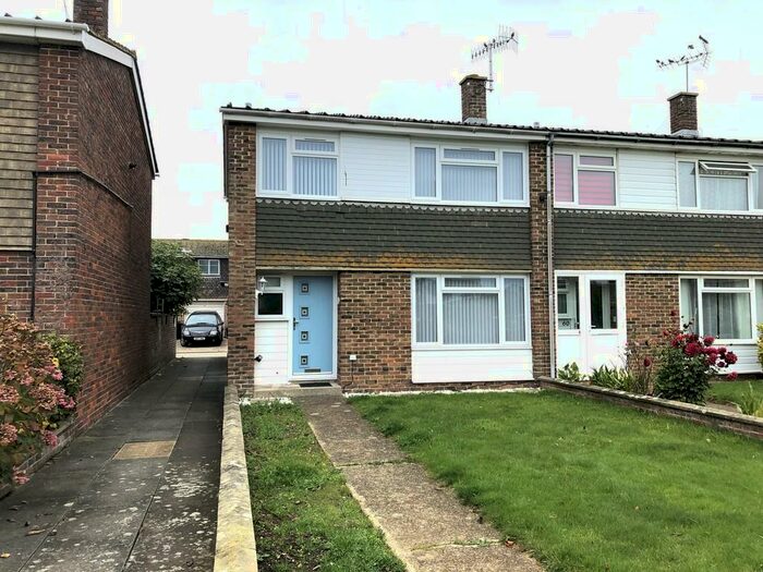 3 Bedroom End Of Terrace House To Rent In Norfolk Gardens, Littlehampton, BN17