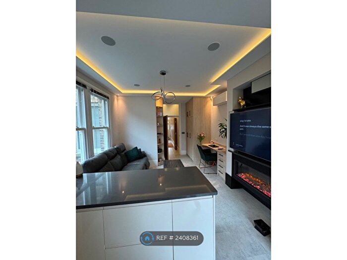 2 Bedroom End Of Terrace House To Rent In Hailsham Avenue, London, SW2