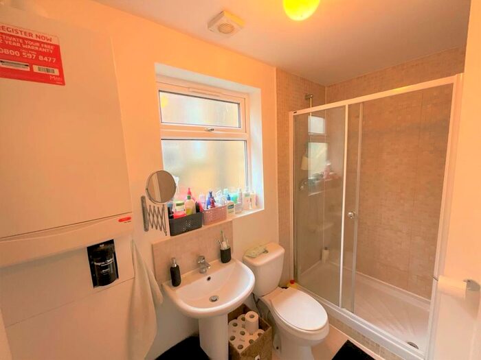 1 Bedroom Flat To Rent In Cedars Avenue, Walthamstow, London, E17