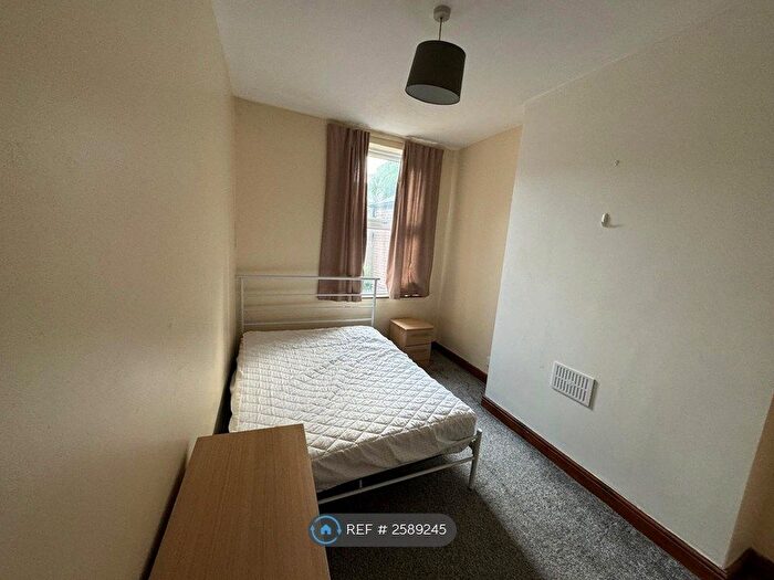 2 Bedroom Flat To Rent In Didsbury, Manchester, M20