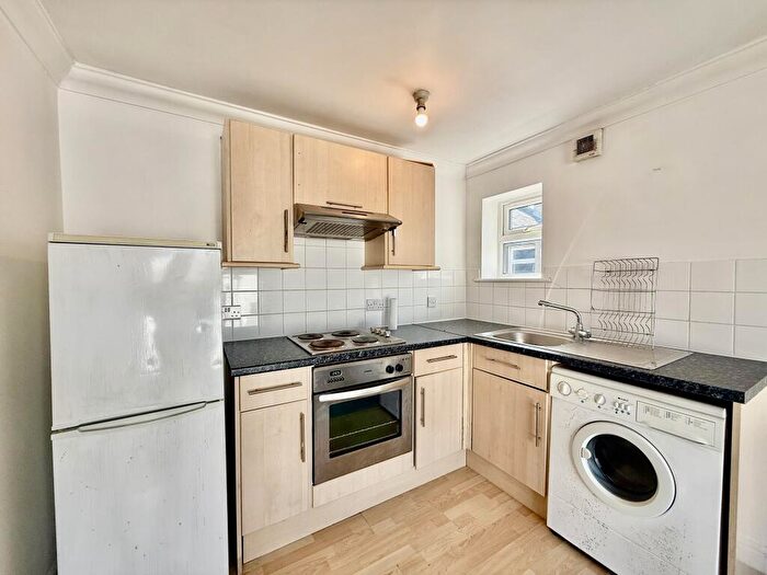 1 Bedroom Apartment To Rent In Alhambra Road, Southsea, PO4