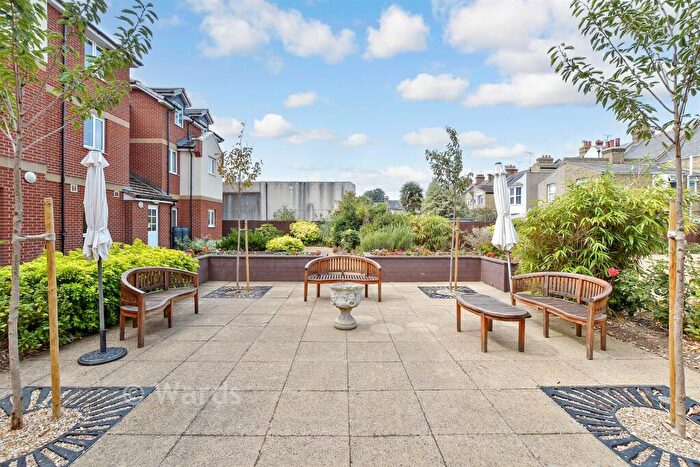 1 Bedroom Flat For Sale In Richmond Street, Herne Bay, Kent, CT6