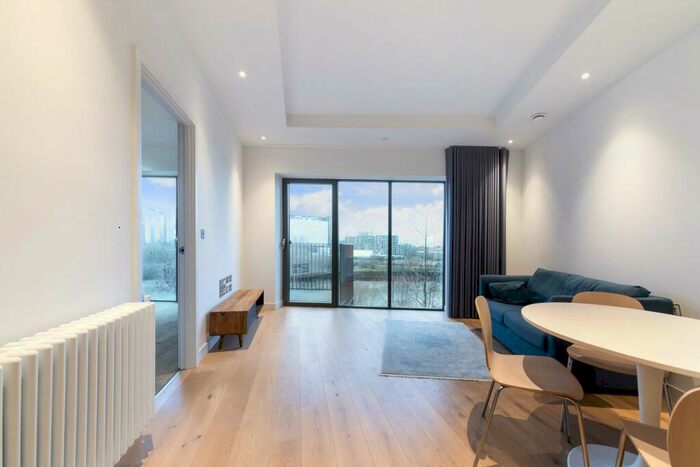 1 Bedroom Apartment To Rent In Modena House, London City Island, London, E14