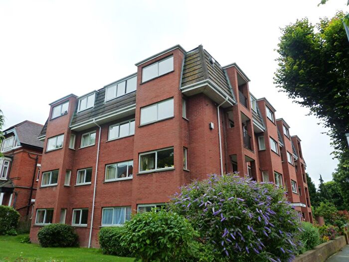 3 Bedroom Flat To Rent In Park Hill, London, W5