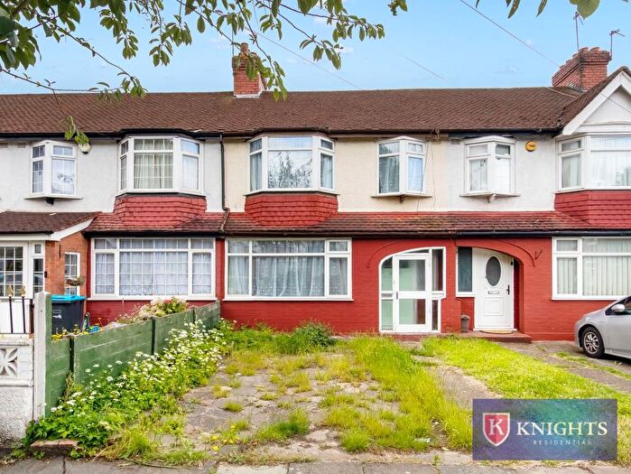 3 Bedroom Terraced House For Sale In Lancing Gardens, London, N9