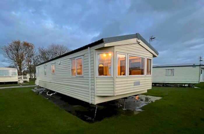 2 Bedroom Park Home For Sale In Mill Lane, Skipsea, Driffield, YO25