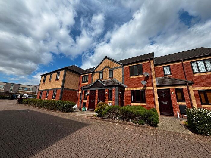 1 Bedroom Flat To Rent In Loughman Close, Kingswood, Bristol, Gloucestershire, Gb, BS15