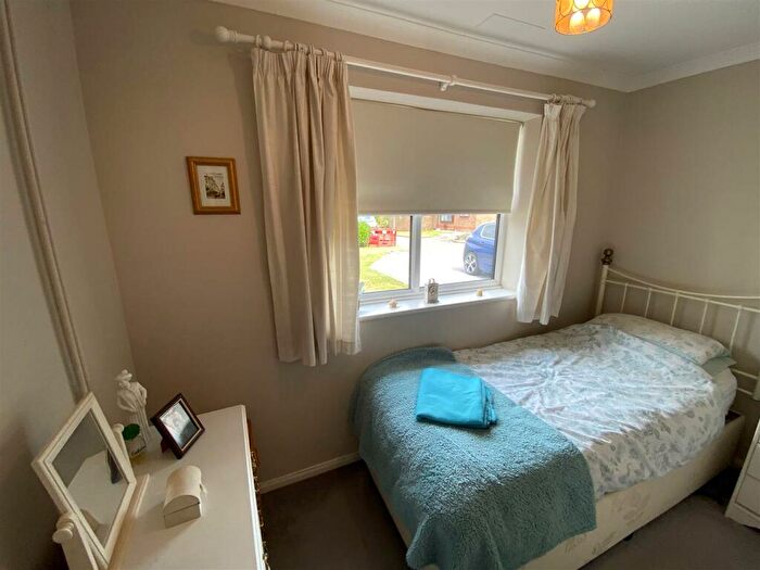 2 Bedroom Detached Bungalow For Sale In The Grange, Chobham, Woking, GU24