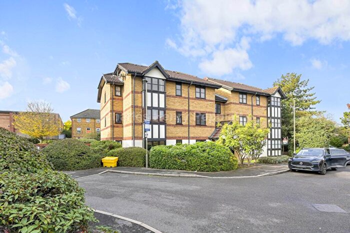 2 Bedroom Apartment To Rent In Woodvale Way, Hampstead Garden Suburb, NW11