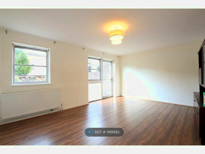 3 Bedroom Maisonette To Rent In Damsonwood Road, London, UB2