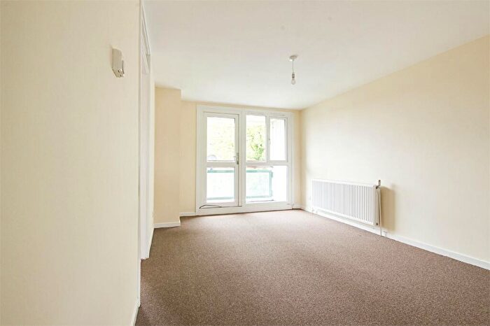 1 Bedroom Flat To Rent In Lomond Close, Tottenham, London, N15