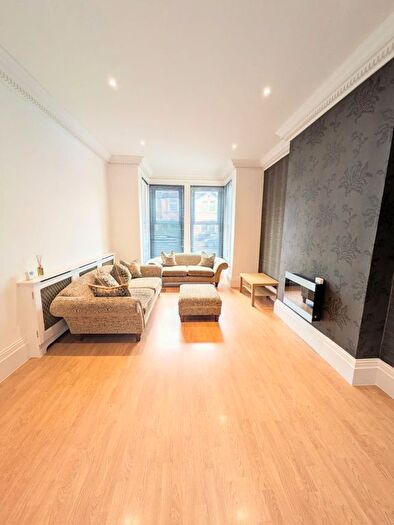 3 Bedroom Flat To Rent In The Drive, Ilford, IG1