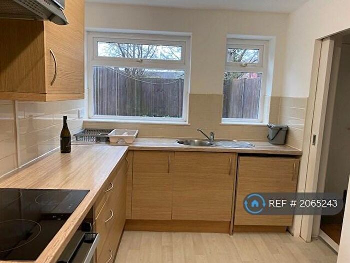 1 Bedroom Flat To Rent In Bedford Road, Reading, RG1
