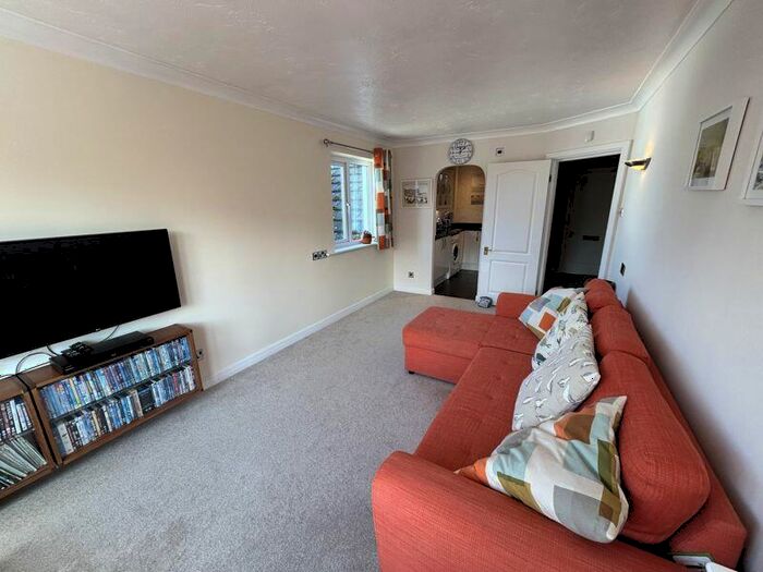 1 Bedroom Flat For Sale In Penrhyn Avenue, Rhos On Sea, LL28