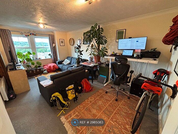2 Bedroom Flat To Rent In The Cricketers, Leeds, LS5