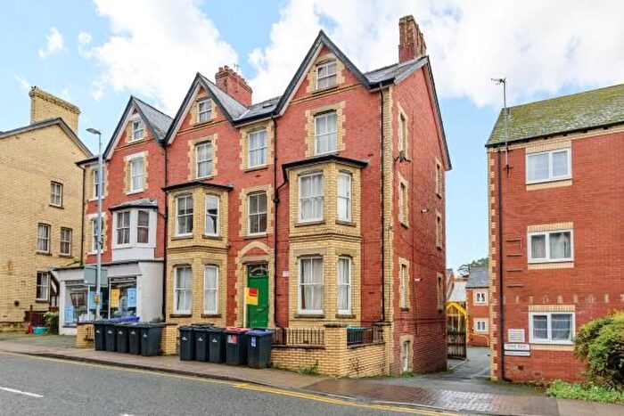 2 Bedroom Flat To Rent In Maesderwen, Llandrindod Wells, LD1