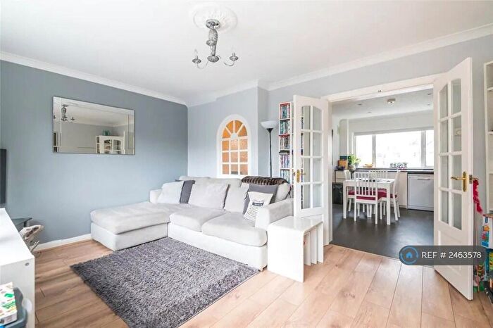 3 Bedroom End Of Terrace House To Rent In The Lawns, Purley, CR8